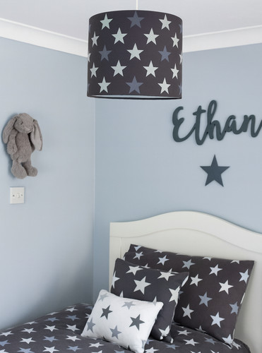 Grey star print fabric - 10",